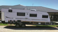 Manhattan Crusader 25ft Caravan for sale Tea Gardens NSW