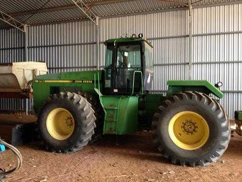 1993 John Deere 8760 Tractor for sale WA