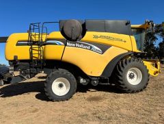 2004 new Holland CX60 Header &amp; Honeybee 94C Front for sale Wakool NSW