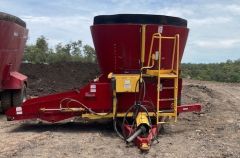 2015 supreme INTL 900T Mixer for sale Ebenezer Qld