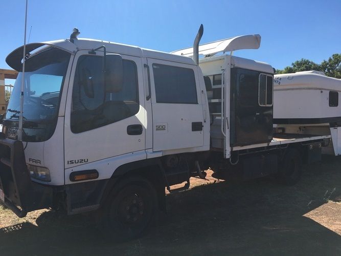 Isuzu FRR550 D/Cab Truck 5 Horse Gooseneck Horse Transport for sale Katherine NT