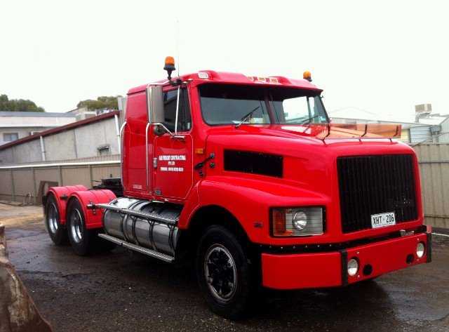 International S-Line M11 Cummins Truck for sale SA