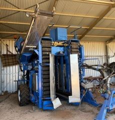 2006 Nairn 780LS Grape Harvester for sale Loxton Nth SA