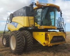 New Holland CR9070 Header for sale Ceduna SA