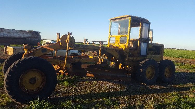 caterpillar grader