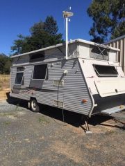 511 Coromal 2004 XL Poptop caravan for sale Qld Jimboomba