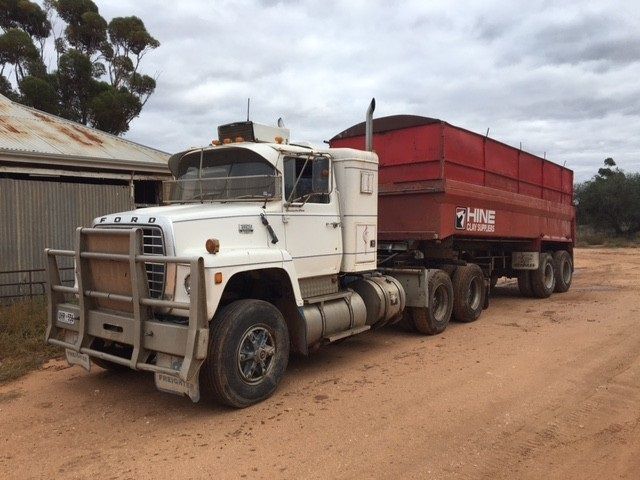 1989 Ford Louisville 9000 prime mover Truck Bogie tipper for sale Kimba SA