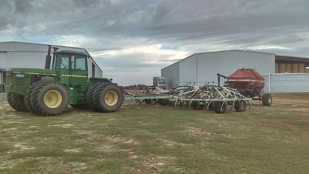 John Deere 8450 Tractor TBH Morris 7180 Bin for sale Williams WA