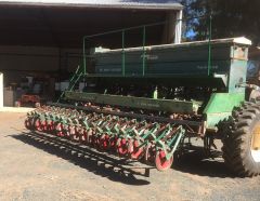 John shearer combine. model TCD MK2 – 27 for sale West Wyalong NSW 