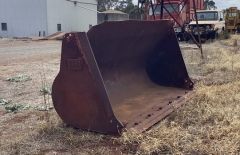 Cat 928 Bucket for sale Mount Bryan SA