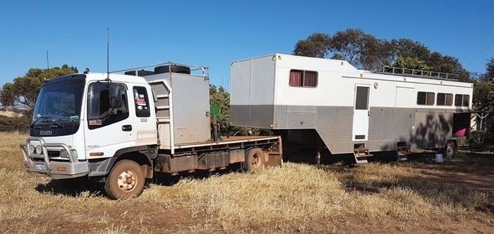 Isuzu Truck 6 Horse Gooseneck Horse Transport for sale Toodyay WA